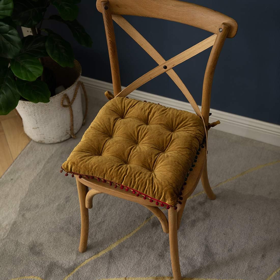 71prbC5hxsL._AC_SL1100_.jpg Rubber pom-pom decorated square chair cushion - Image 1